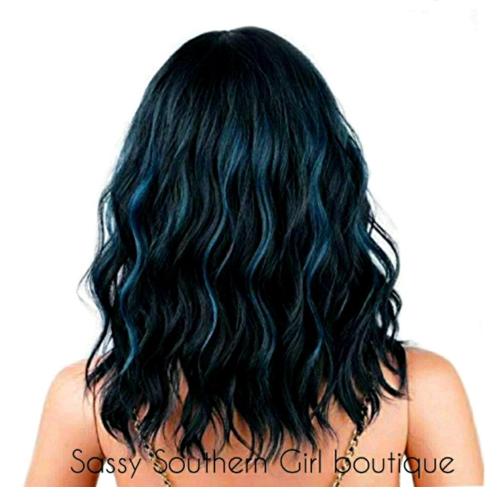 ⭐🆕Short black blue ombre wig